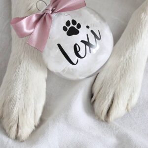 Vianočná guľa s menom zvieratka personalizovaná handmade